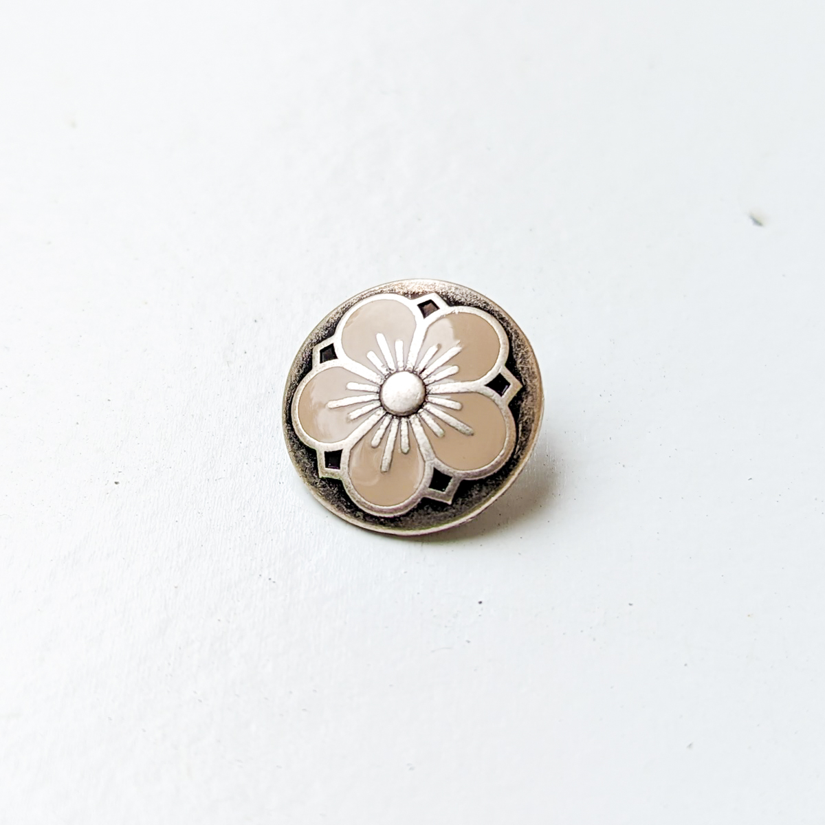 Kofteknapp - Blomst 15 mm - Beige