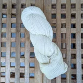 Ufarga - garn til håndfarging - 4ply Peruvian Highland Eco - 100 gr - 350 m