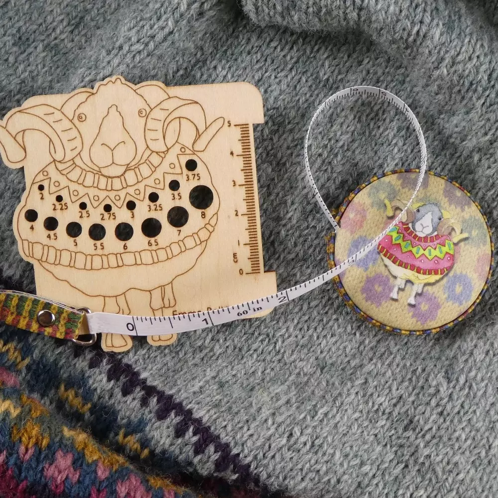 Pinnemåler Sau i genser Emma Ball