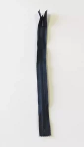 YKK 4MM USYNLIG FAST 55CM