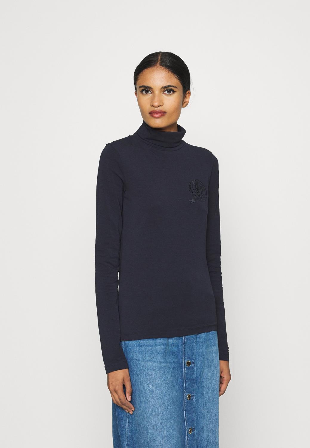 Icon Slimm Roll Neck