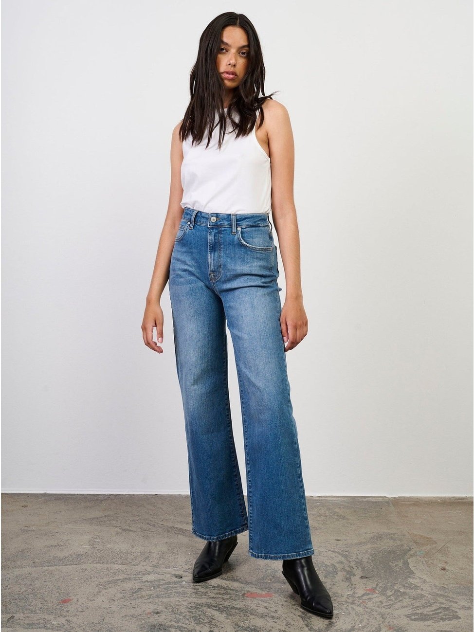 Mia Straight Jeans