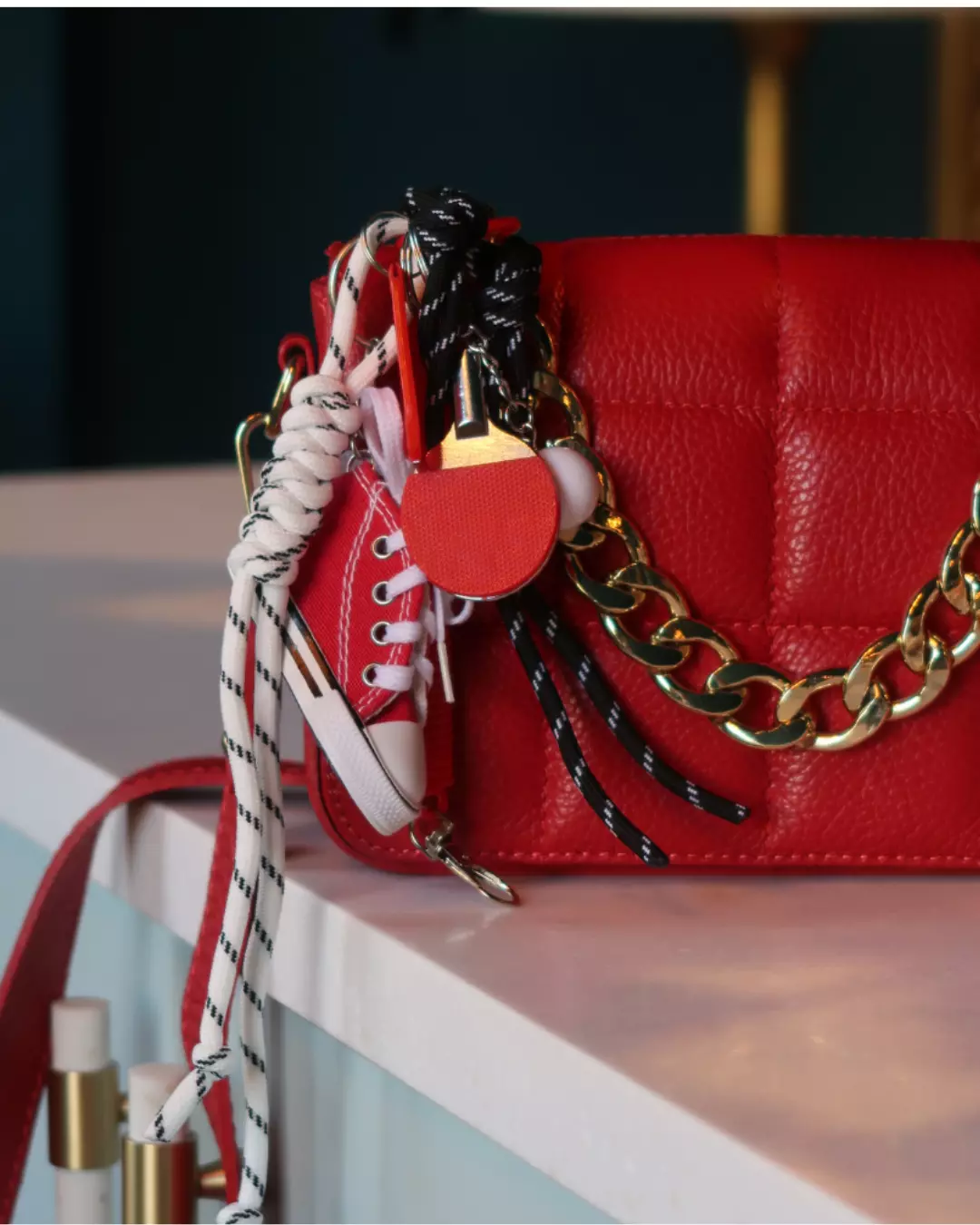 BAG Charm - Rød Sport