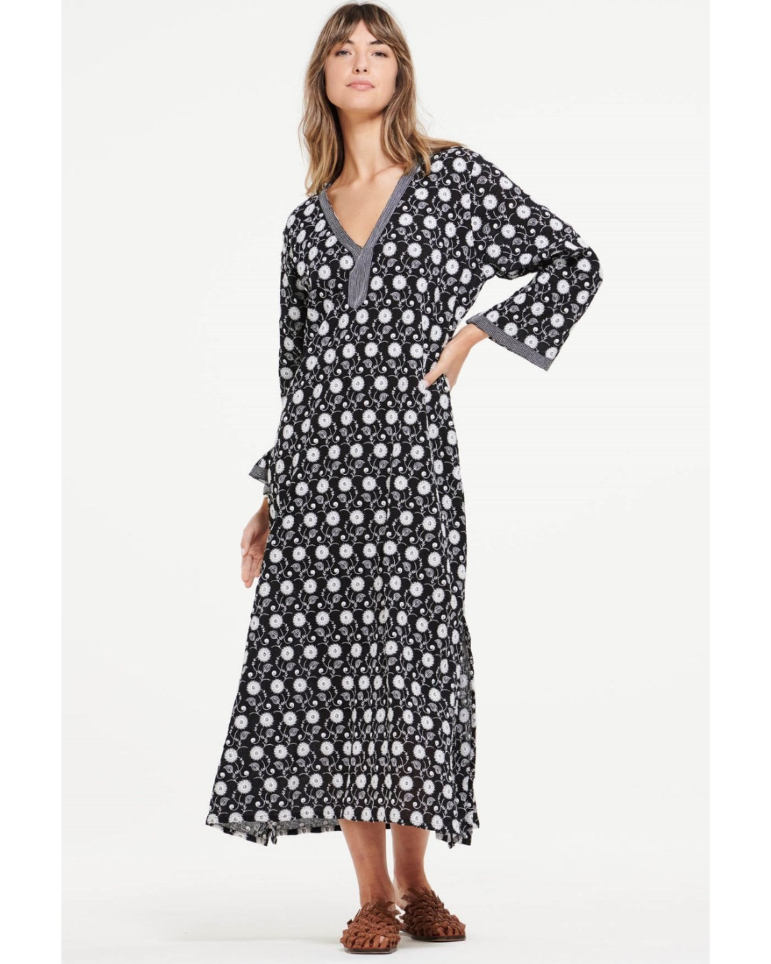 Kerela Long Black/White