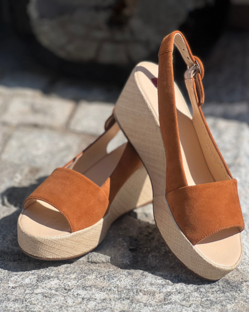 gallery-1352-for-103212-2410