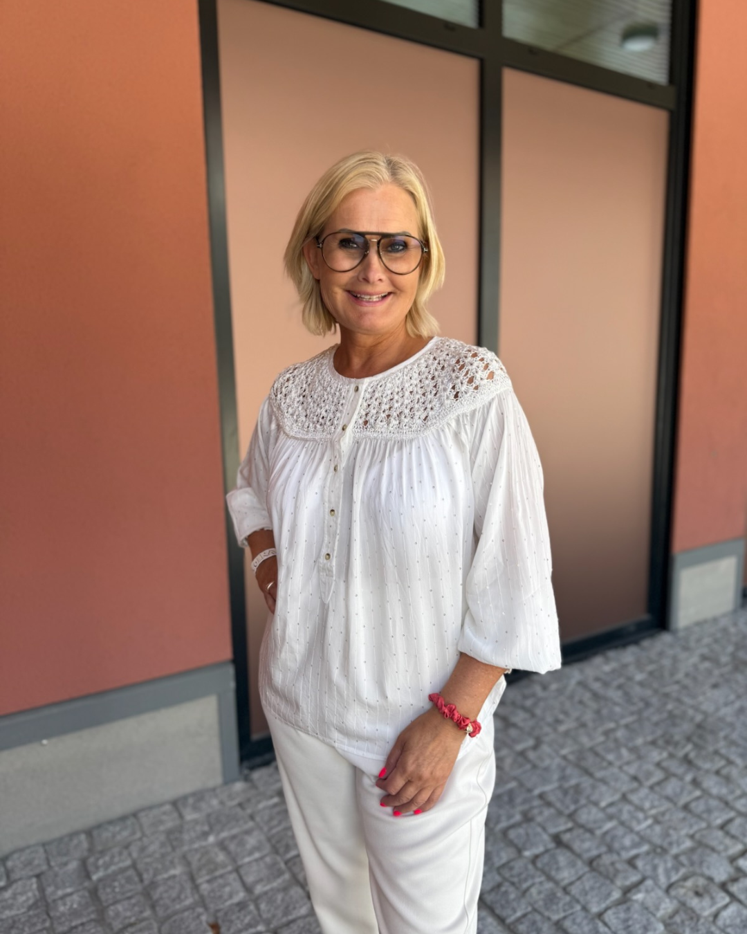 Kamelia, crochet blouse