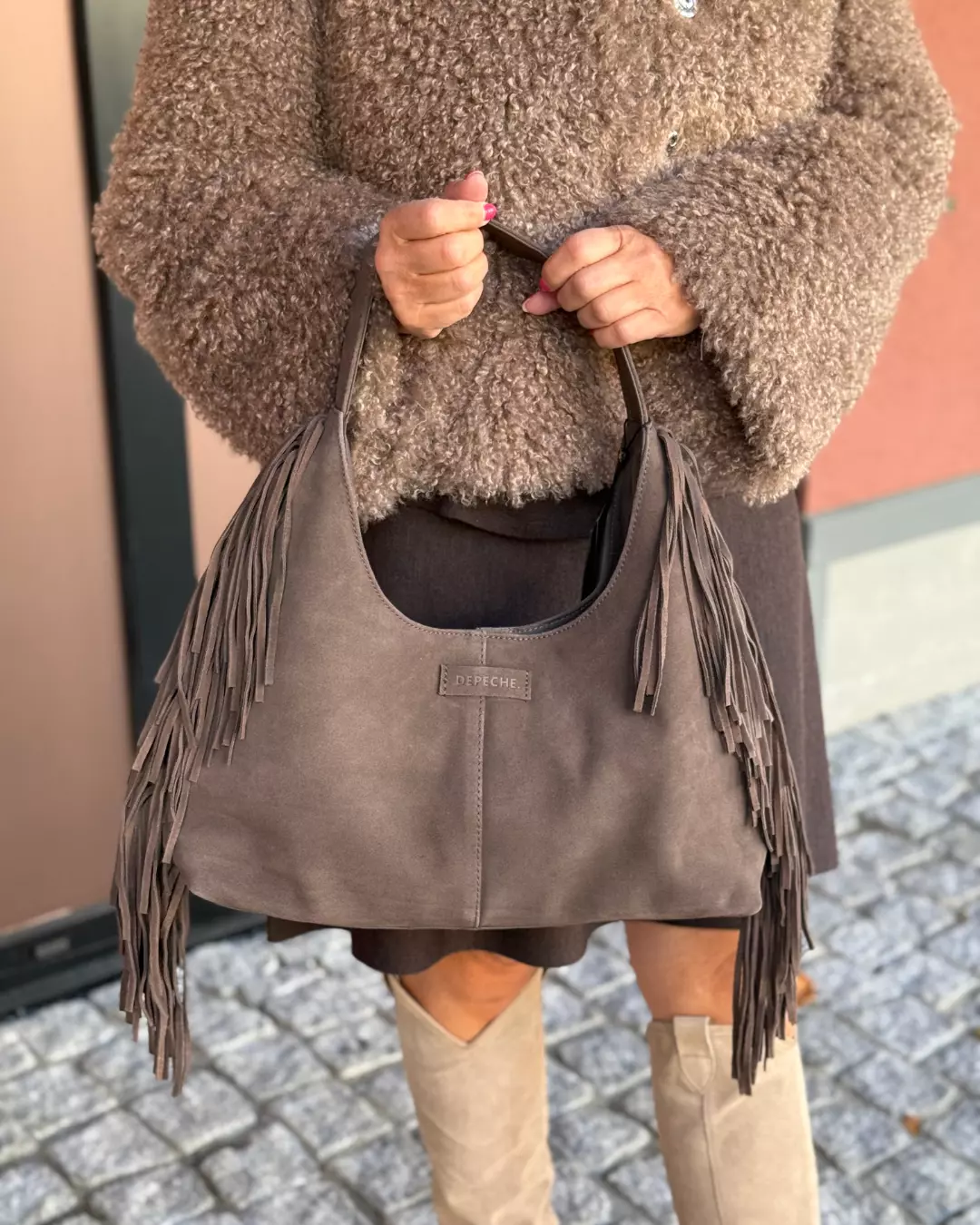 Shoulder Bag w/Frills Deer