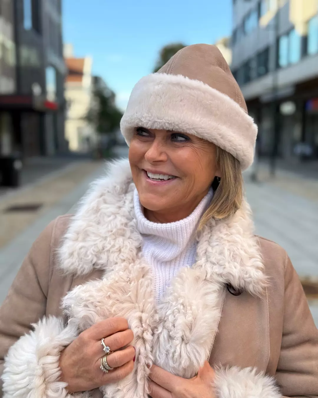 Lue Mouton Lam - Beige/Offwhite