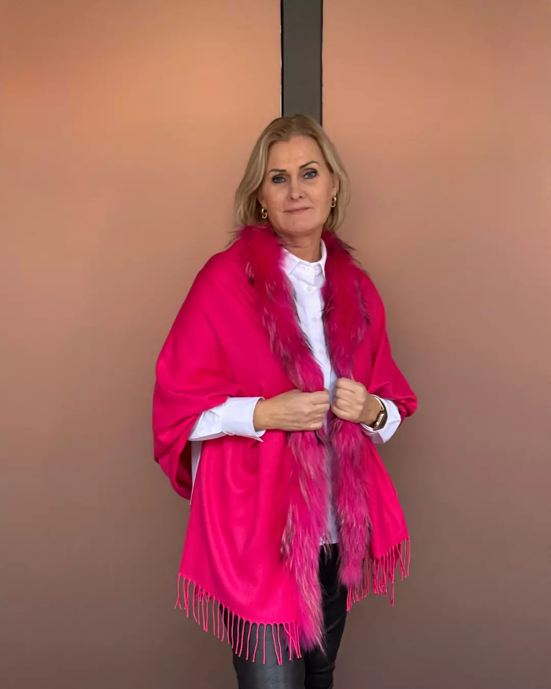 Møller Sjal m/pels - Fuxia