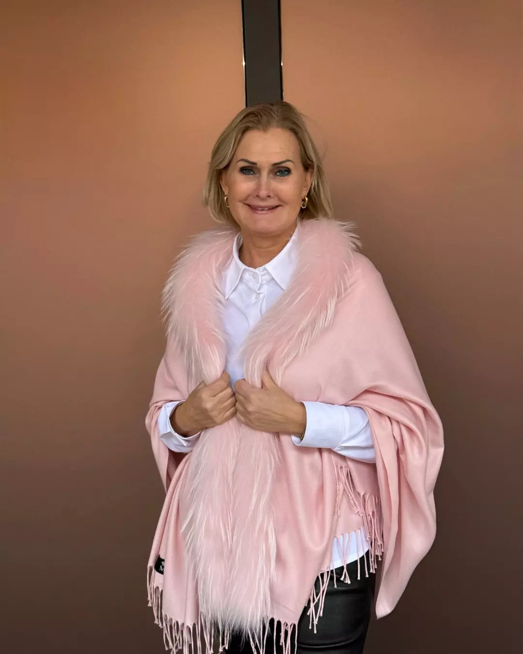 Møller Sjal m/pels - Light Pink