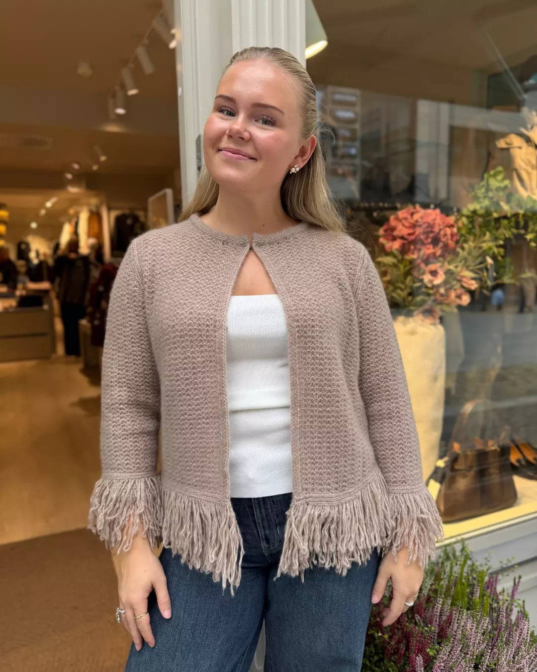 Cardigan R-neck w/fringes - Creamy Cacao