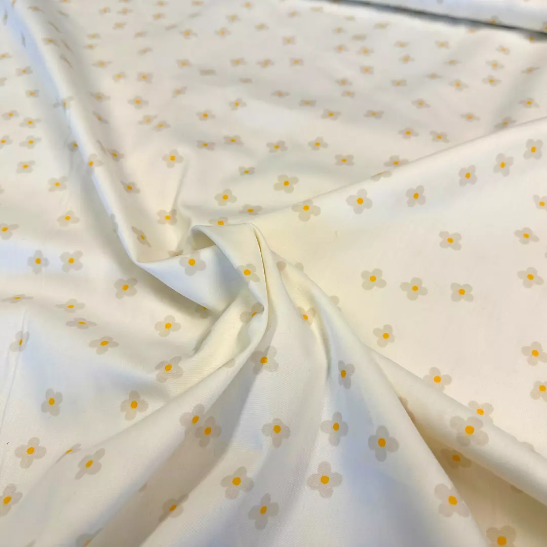 Off white m/små blomster 151 – Økotex – Bomullspoplin