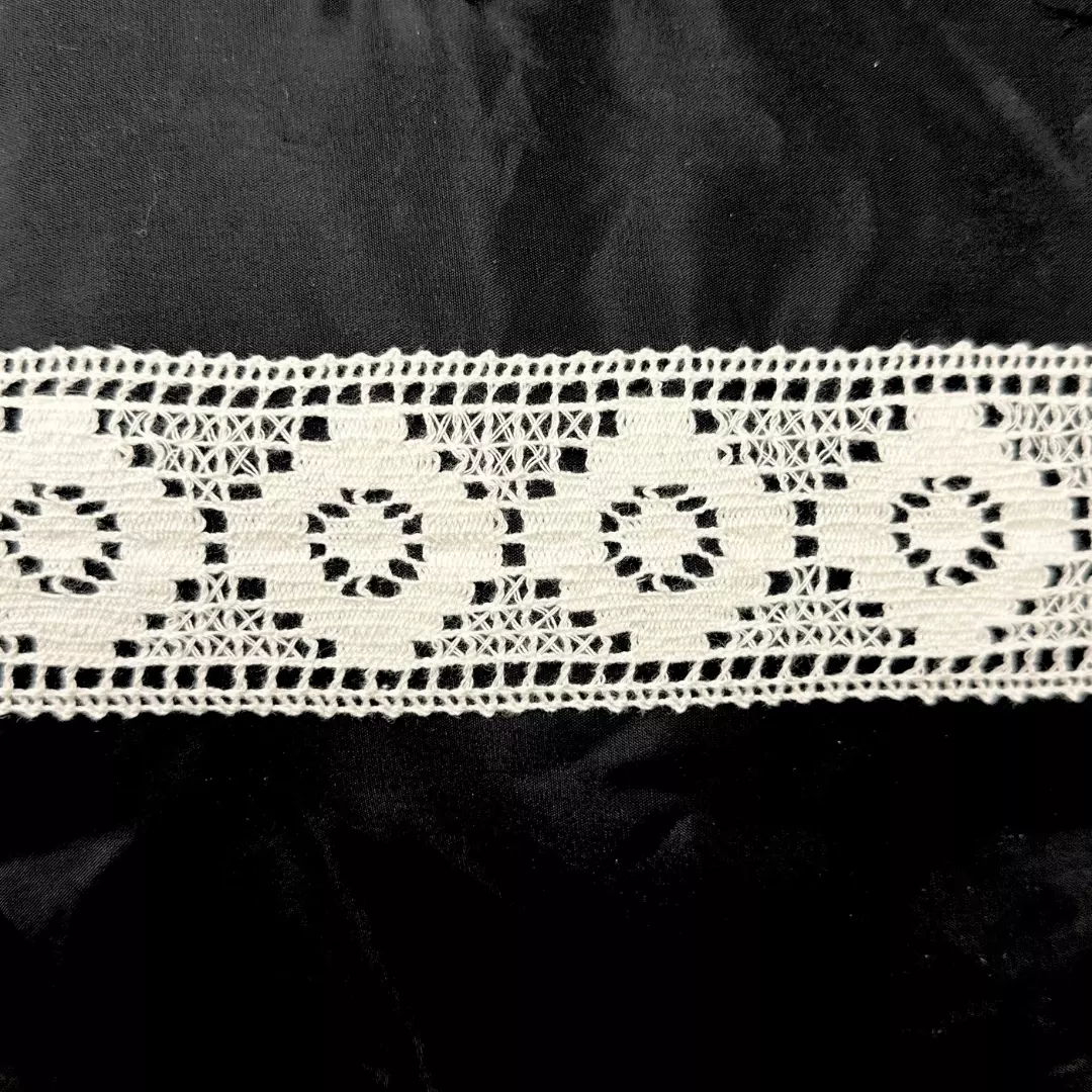 Off white - 5 cm - Heklet mellomverk