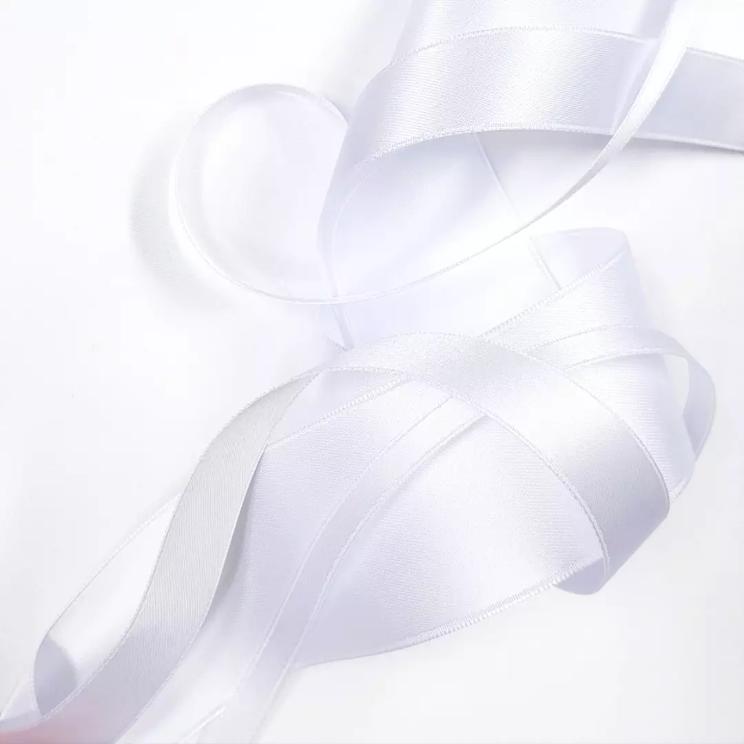 Hvit fv.405 - 25mm - Satengbånd