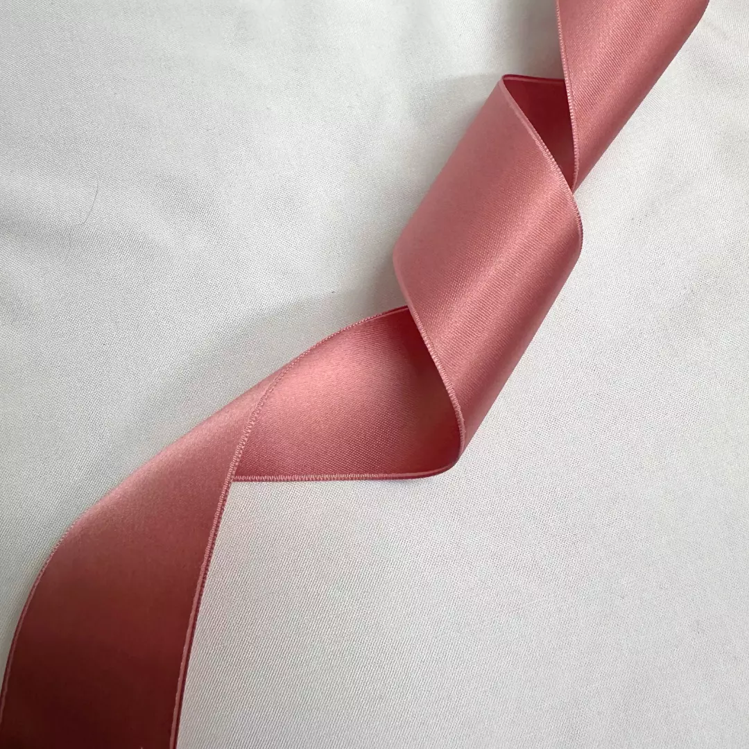 Gammelrosa fv.77 – 40mm – Satengbånd