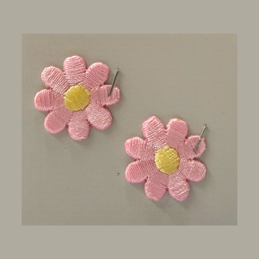 2 små rosa blomster – 2×2 cm – Strykemerke