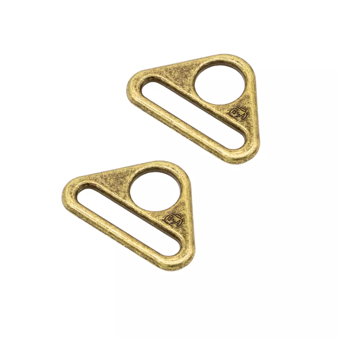 Antique Brass – 1.5″/38mm – 2stk – Triangle ring – byAnnie