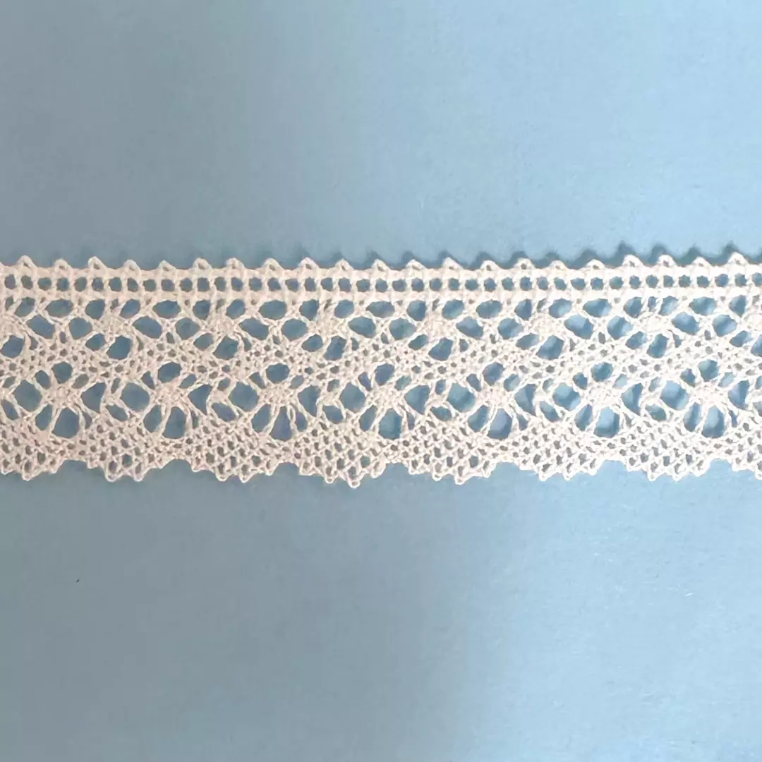 Hvit B0875b009 – 2cm – Heklet blonde