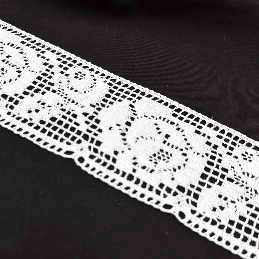 Myk hvit B0963 009 - 7 cm - Heklet blonde