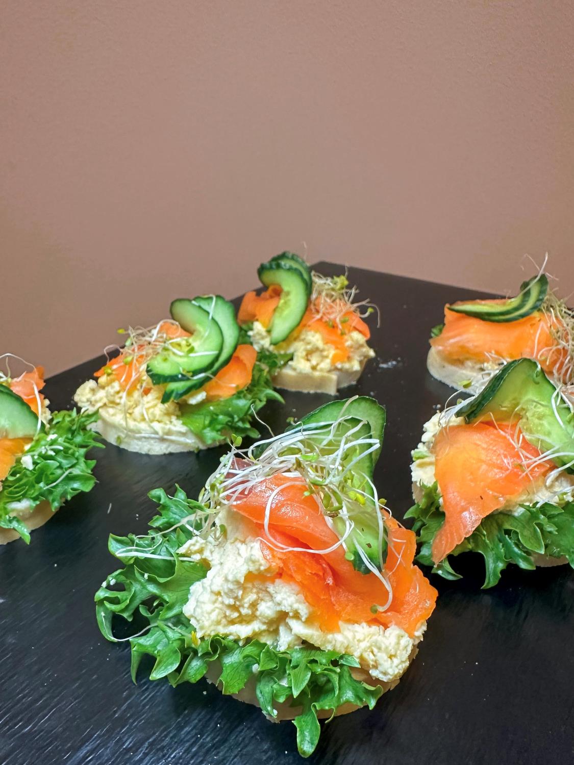 Smørbrød m/laks og eggerøre