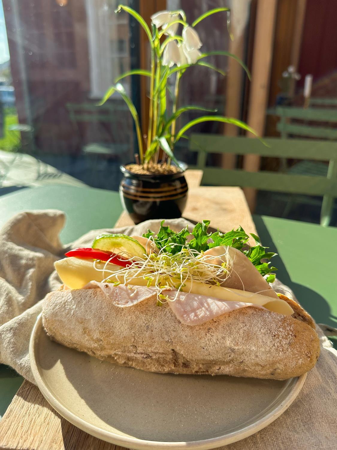 Baguett med ost og skinke