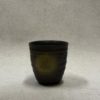 "Akari", 1 keramikk-kopp mørke grønn med lys prikk