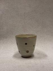 Takashi kopp , 1 keramikk hvit med prikker