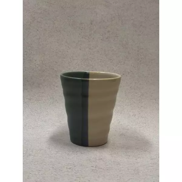 Tatsumi kopphvit og blå , 1 keramikk hvit og blå