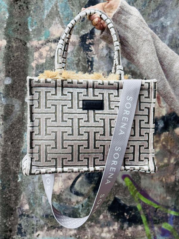 Sorena - Calisti medium tote bag