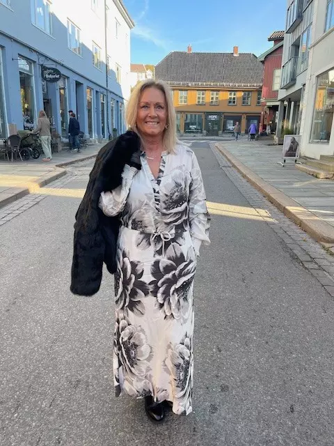 Gustav - Britney, bias cut long dress