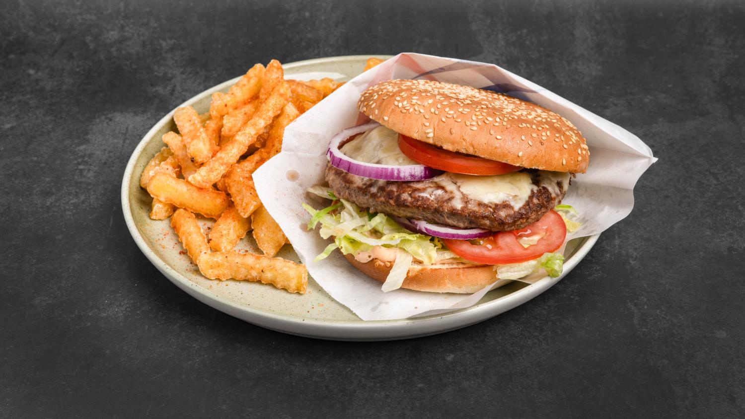 Hamburger 333g m/ drikke og pommes