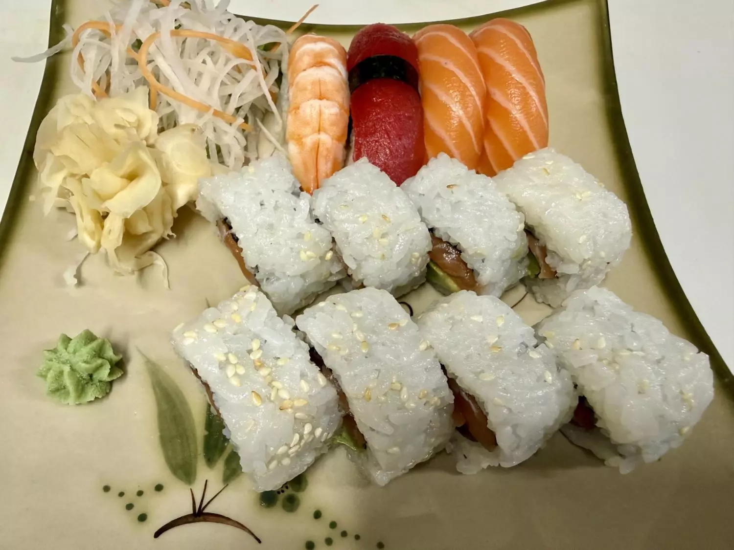 Sushi Dagens meny 12 biter