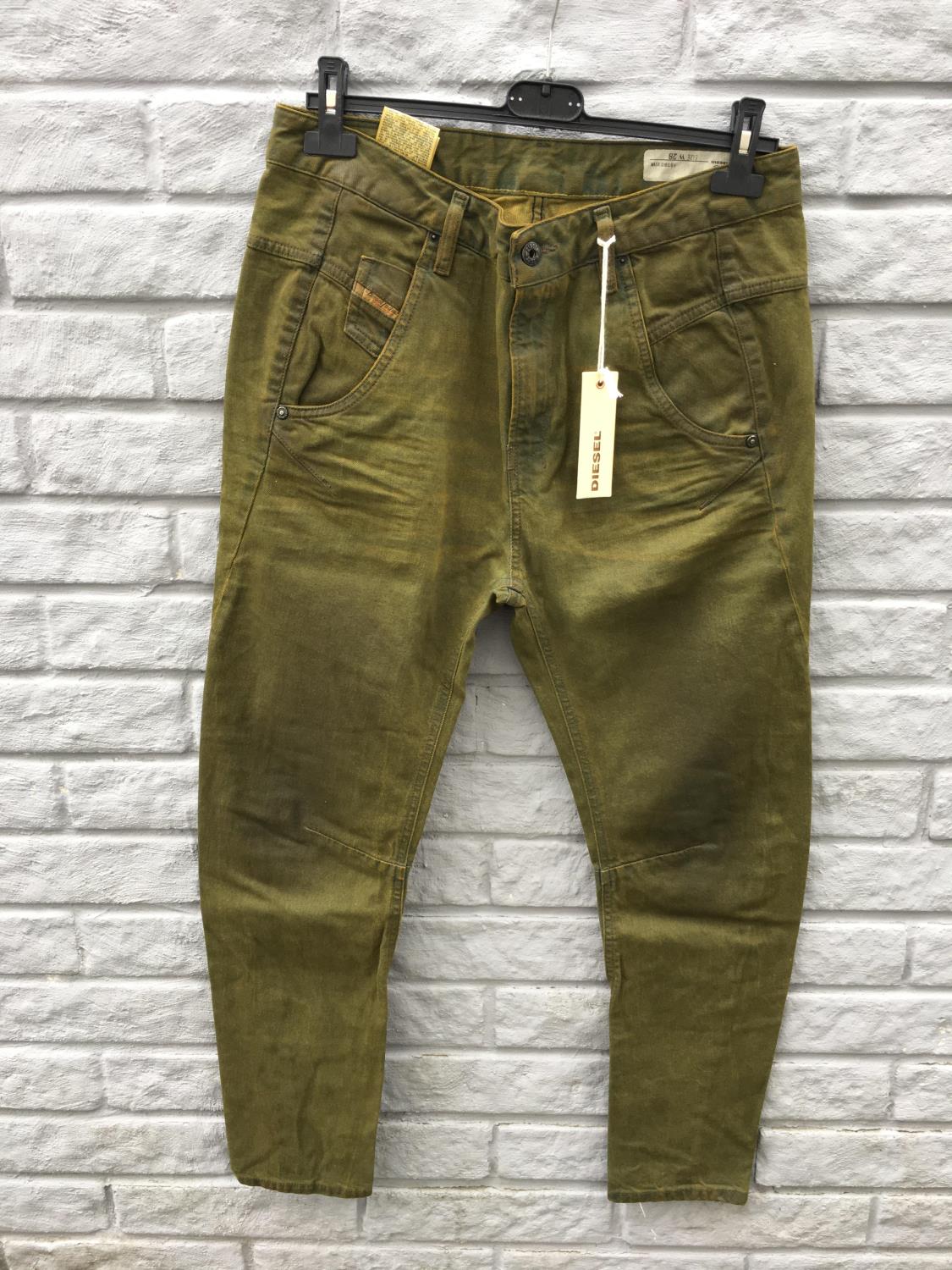 diesel jeans fayza boyfriend look