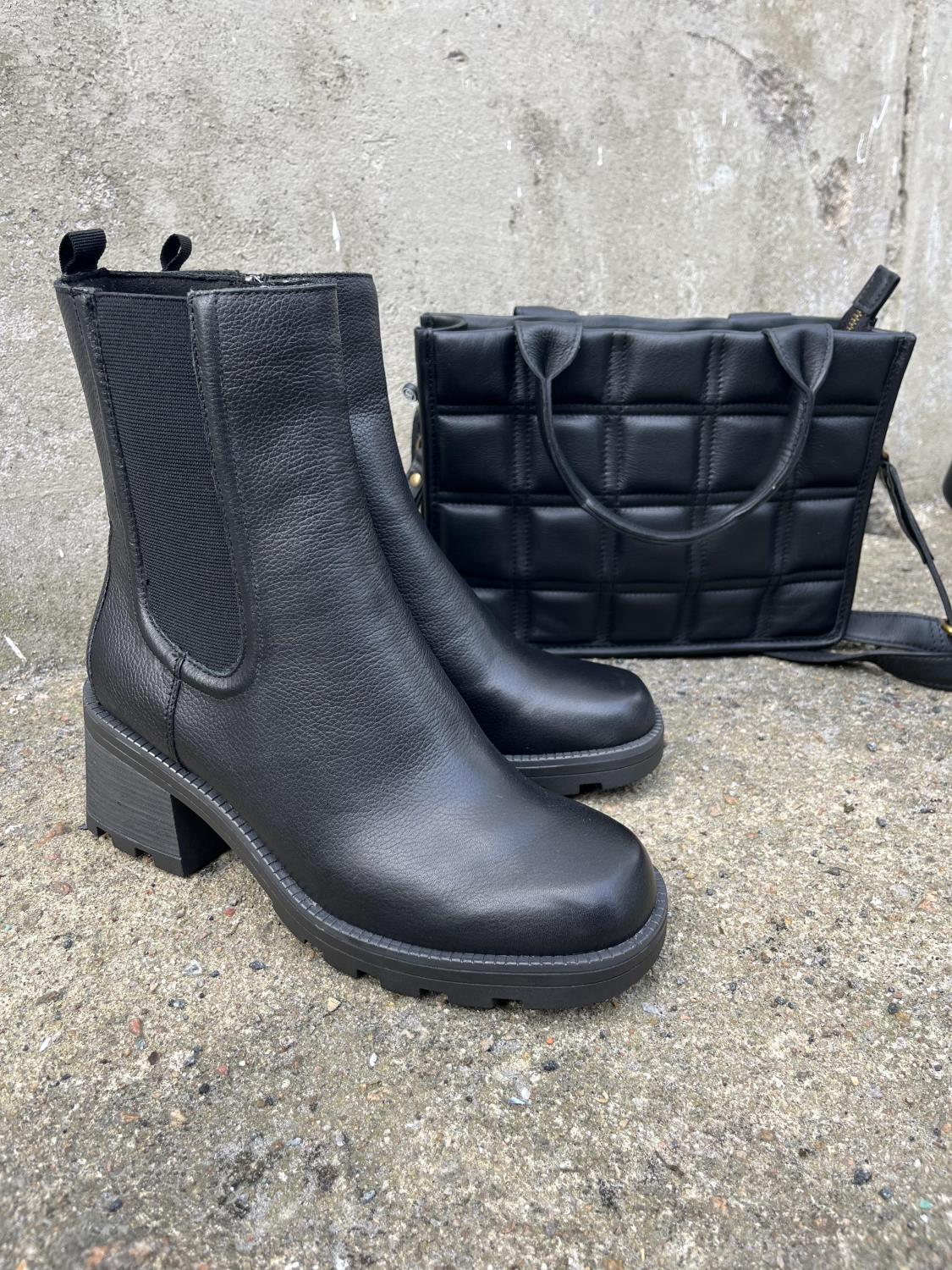 Caprice soft leather boots