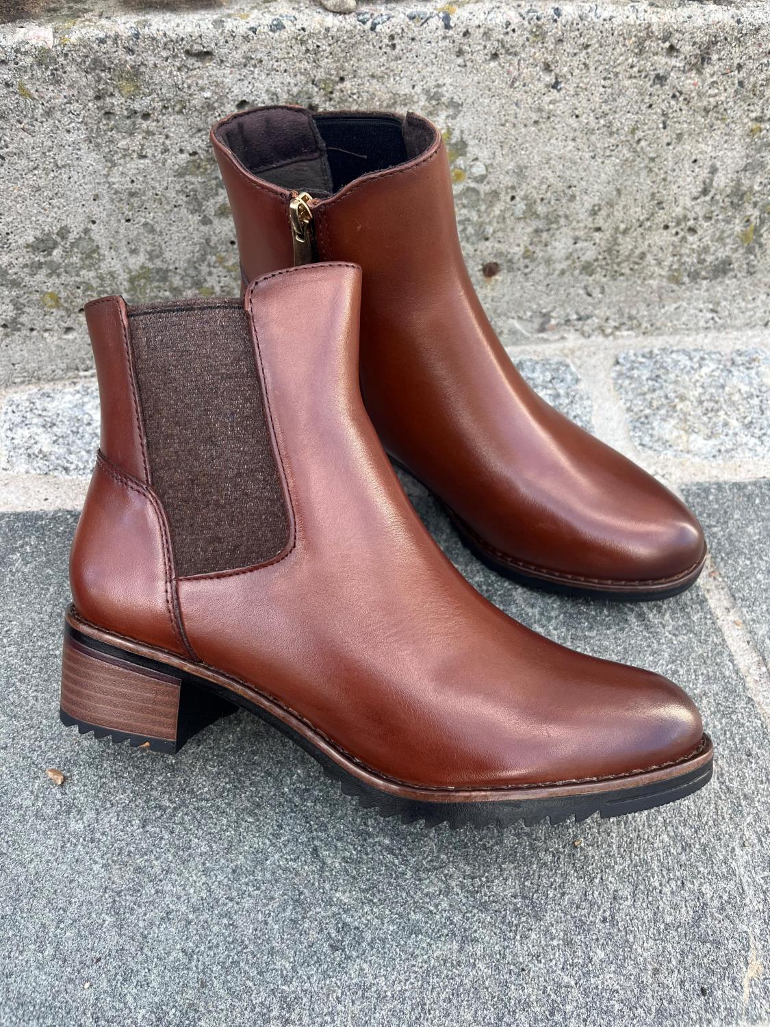 Marco tozzi leather boots zip inside