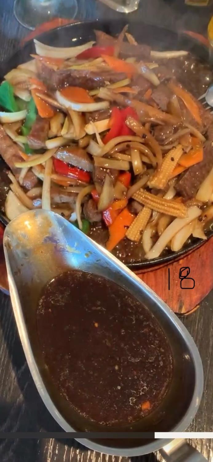 18. Oksefilet i sort p.saus