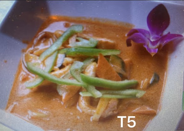 T5.  Kylling i rødkarrisaus