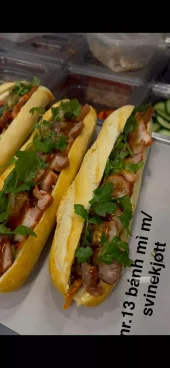 13. Baguette med svinekjøtt
