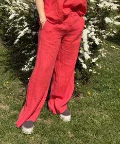 Julie Pant