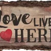 Magnet, Love Lives Here (MGT 0097)