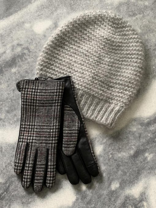 Adelaide Glove, Markberg