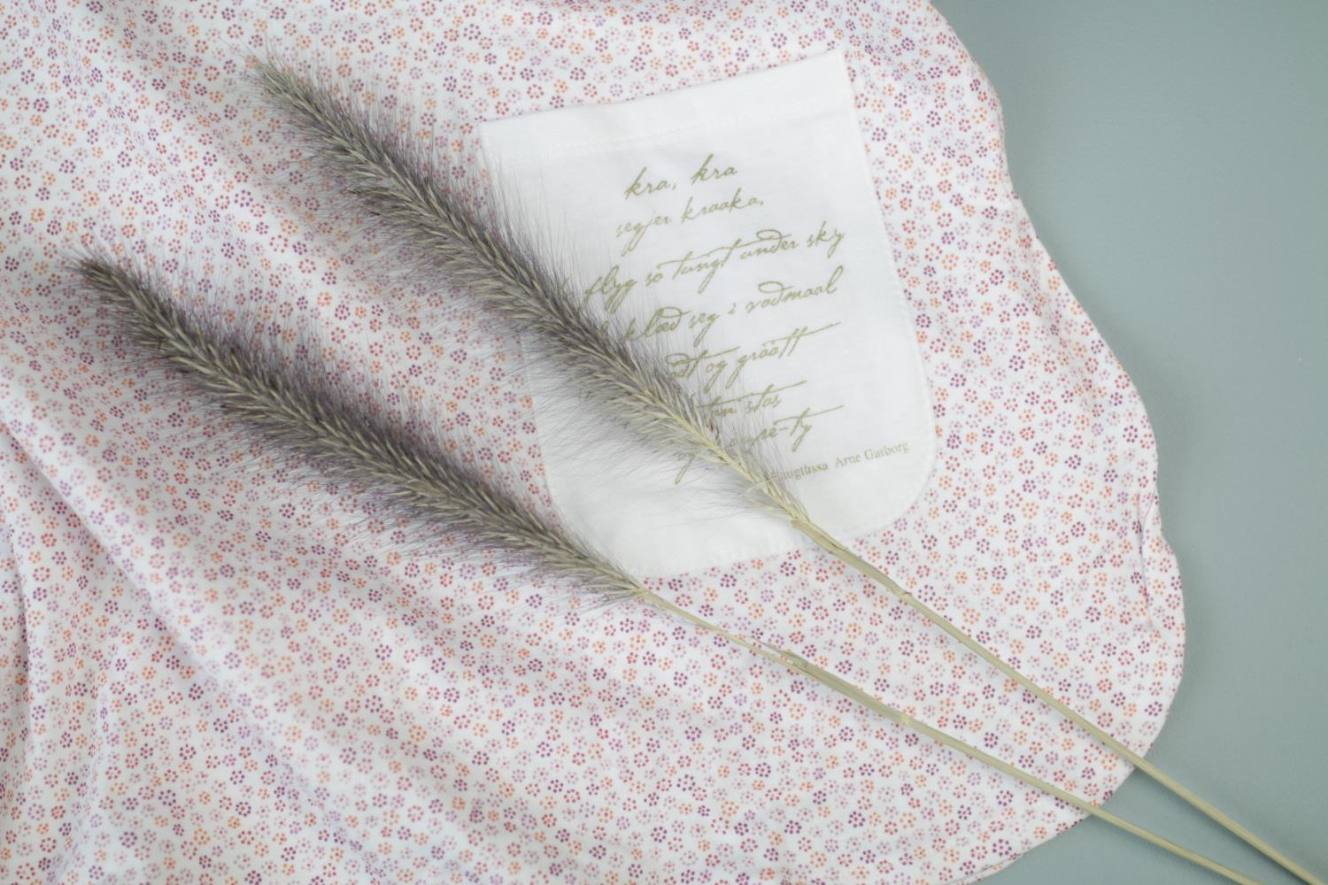 ANDREA T SKJORTE LILLEBA SS20 Herleiks ANDREA t skjorte i mønster Frøkenfrø rosa | Lilleba