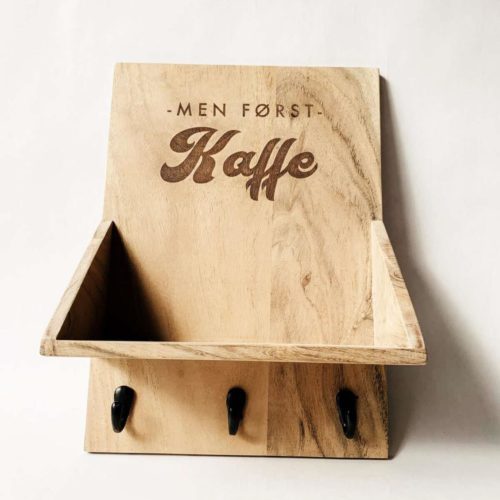 Hylle akasie «men først kaffe»