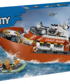 Kystvaktens helikopter og redningsbåt