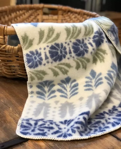 Arvet baby blue ullpledd 65 x 90