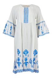 Gomaye kjole med broderi, hvit/blå