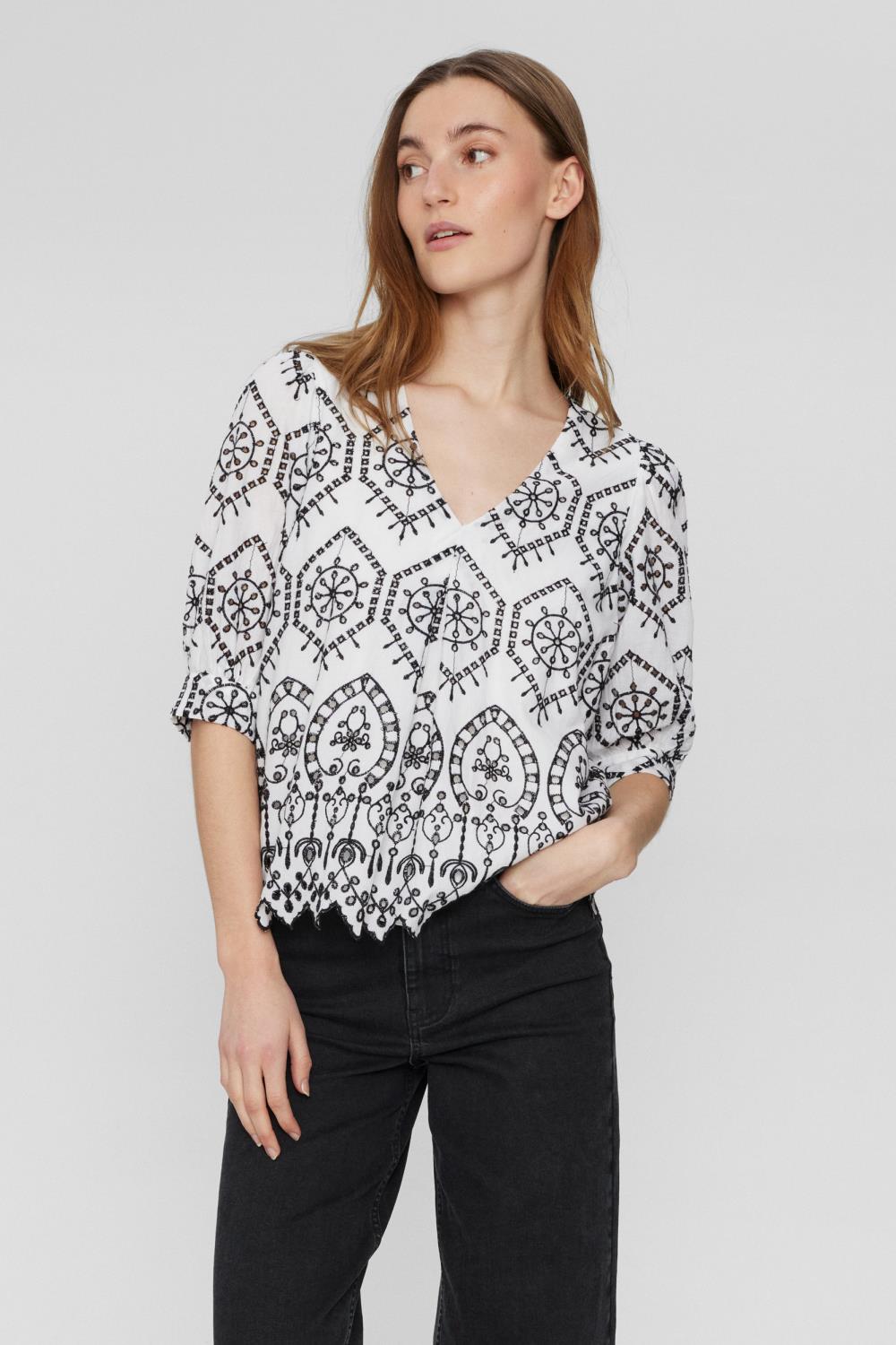 Nümph Nuevelyn Shirt, hvit m/sort mønster