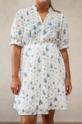 Raus Eivor 2/4 Dress, hvit/blå blomstret