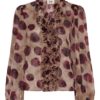 Isay Vibse Ruffle Blouse, burgunder mønstret