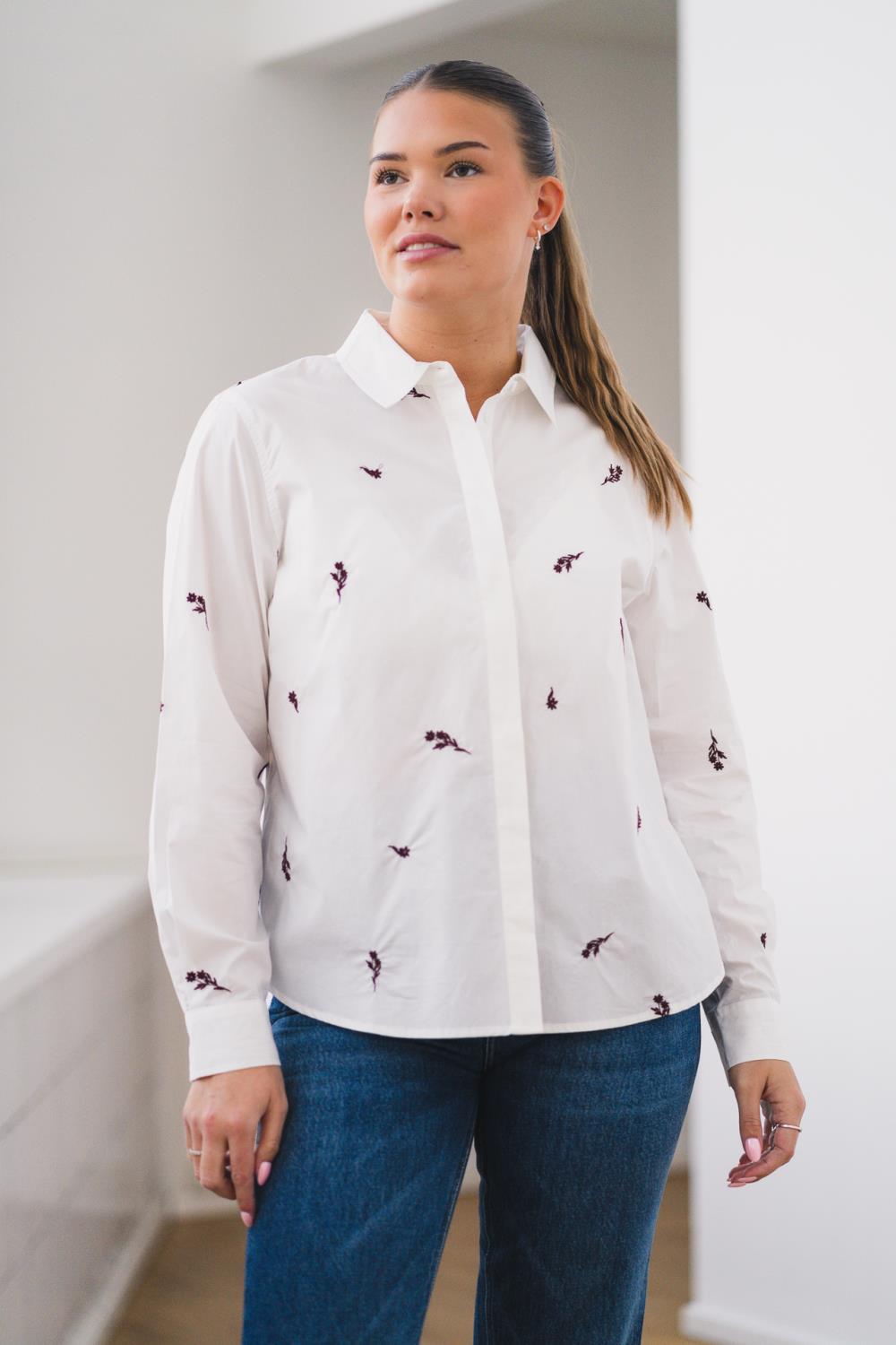 Raus Maja Shirt Emb, hvit/burgunder borderi